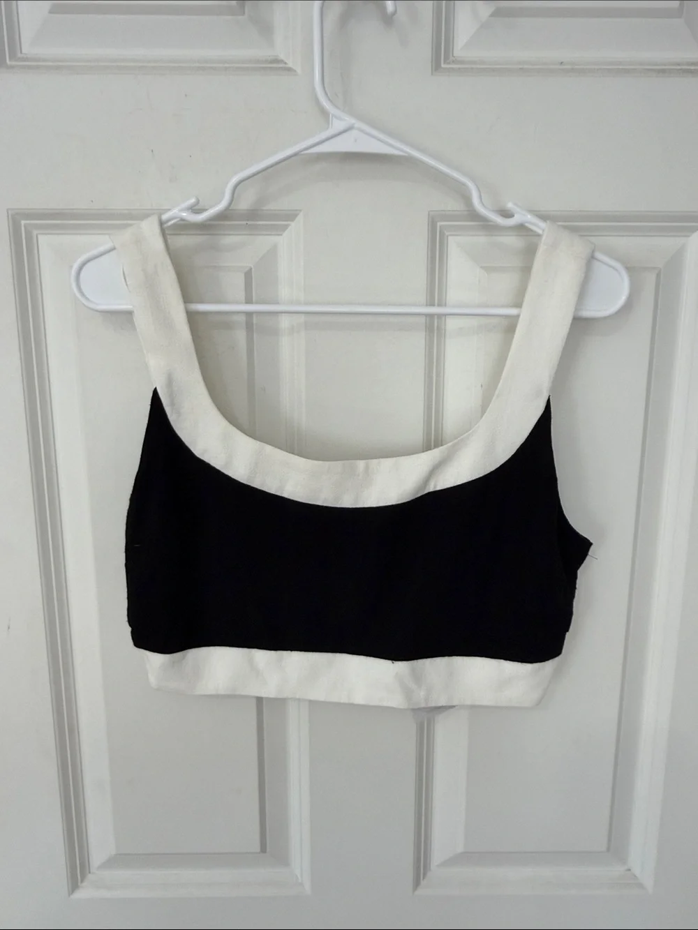 Forever 21 Black and White Colorblock Crop Tank - Picture 1 of 5